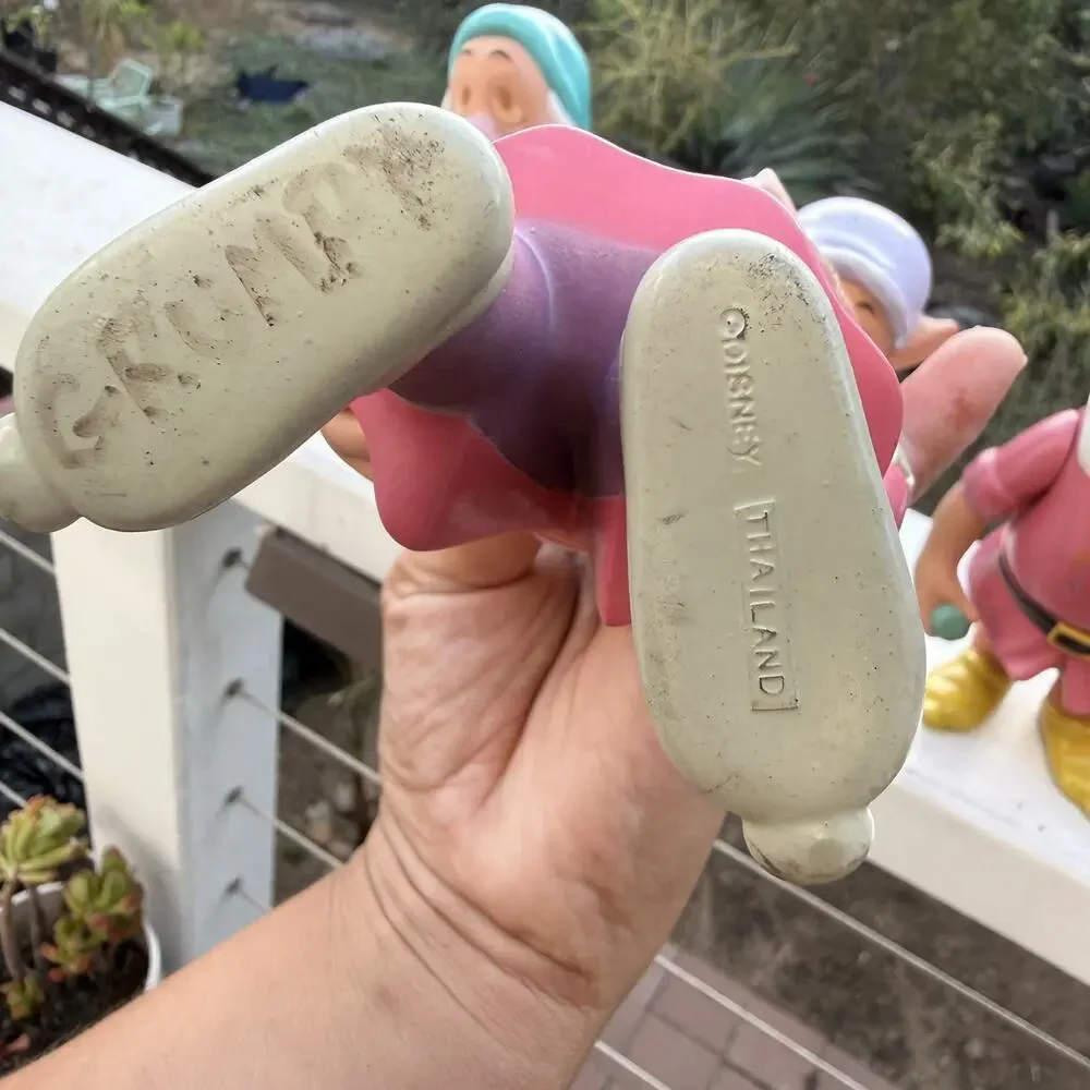 Vintage Walt Disney Seven Dwarves Rubber PVC Toys Squeaker 7 Dwarfs Snow White